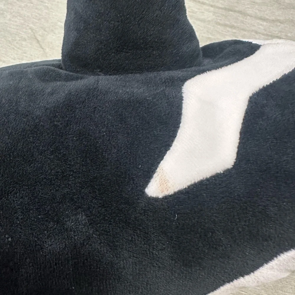 Black and White Orca Plush Toy - Picture 4 of 4